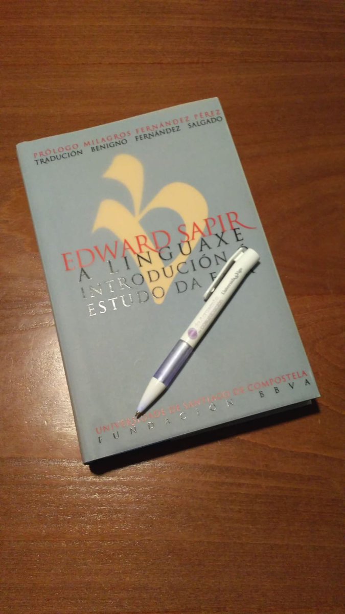beni_salgado's tweet photo. Eu traducín #EdwardSapir (@USC). O derradeiro capítulo Lingua e Literatura comeza así: "As linguas son pra nós máis ca sistemas con q transferir pensamento.Son a ROUPA INVISIBLE que viste o noso espírito.Cando a expresión adquire máis importancia do normal chamámoslle literatura" https://t.co/ti32e7bPc3
