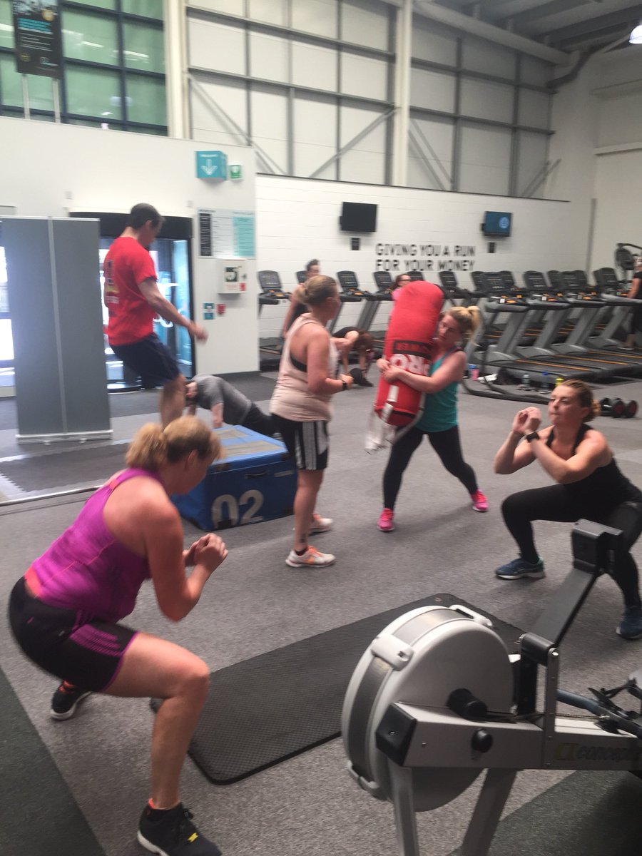 Leehampsonpt's tweet photo. Free 1 hour bootcamp taster session tonight at 7pm. Message me to book on. #runcorn @PureGym_RUNCORN https://t.co/z8rDQDj5AU