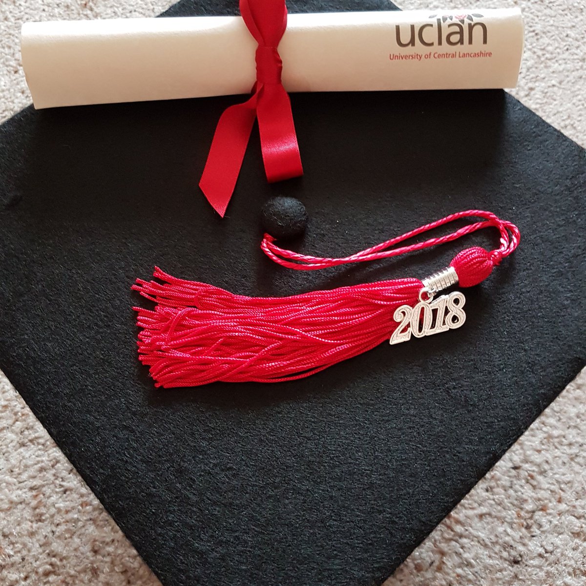 We did it 👩‍🎓🎓🎉 
 #graduation2018 #uclan #schoolofnursing #preston #guildhall