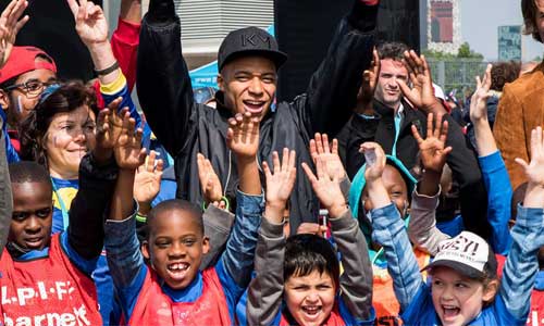 Mbappé reverse sa prime du Mondial aux enfants hospitalisés hndcp.fr/a11002?utm_sou…