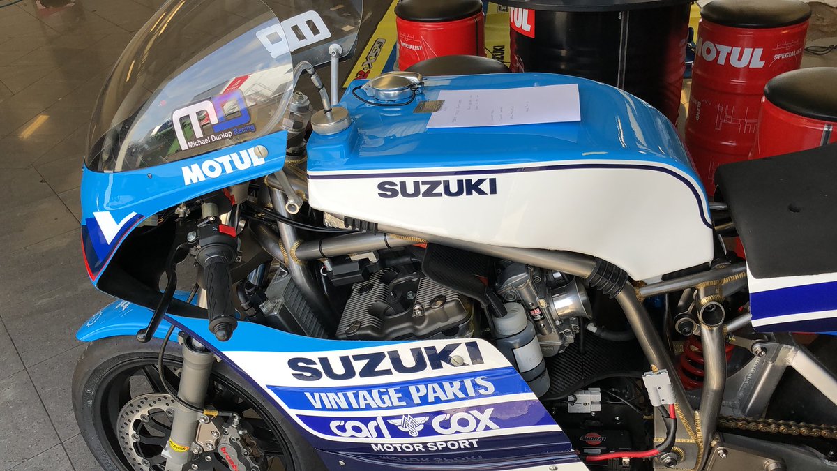 desie59's tweet image. @SuzukiBikesUK as usual you guys put an amazing day on with each and every one you approachable for advise photos etc #trackdayfun#ridesafe