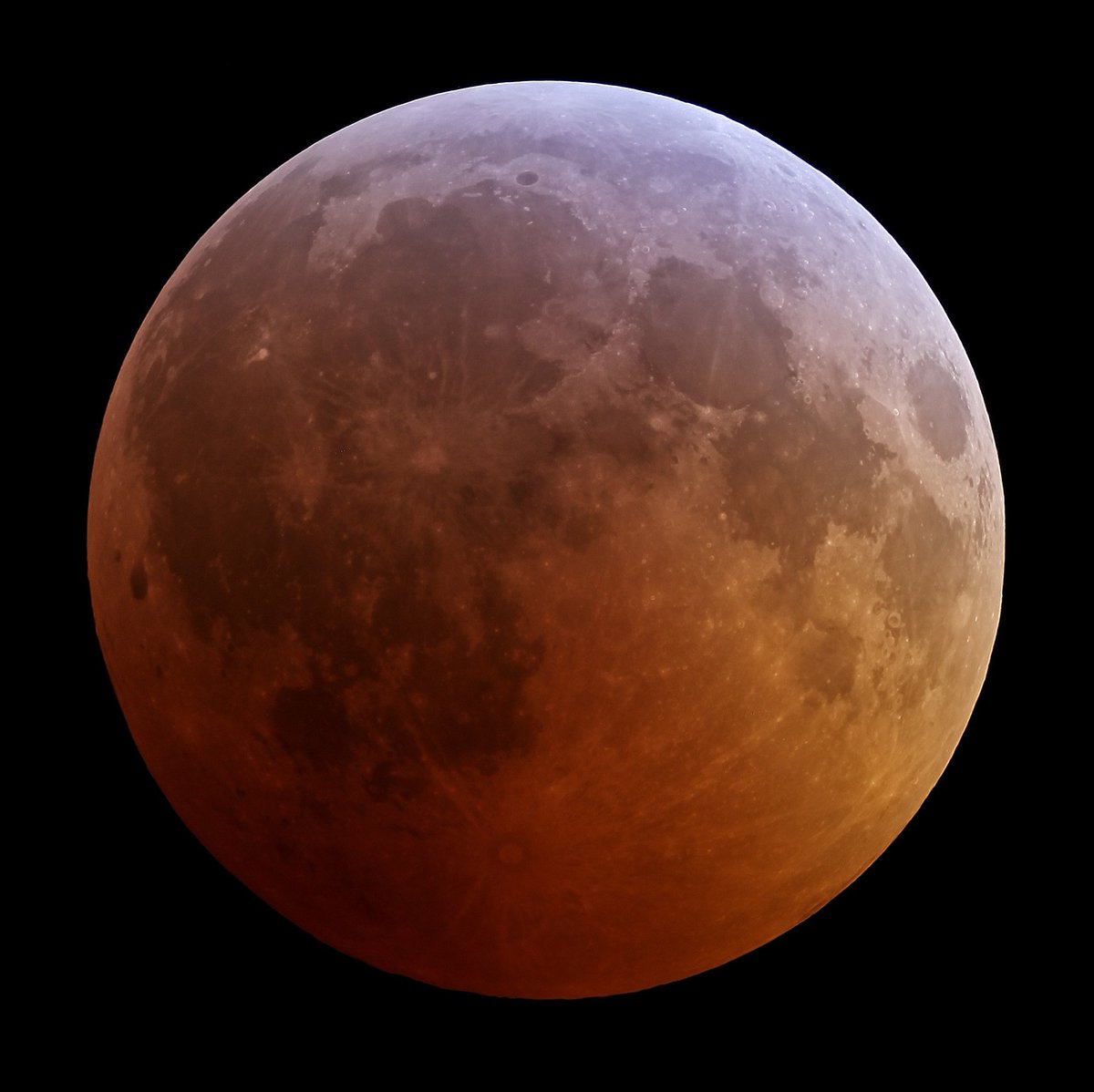 Volgende week vrijdagavond is er een volledige #maansverduistering. Ideaal voor een star party in uw eigen achtertuin, maar naar een van deze locaties gaan kan natuurlijk ook: 
astronomie.nl/#!/calendar/_d… #eclips