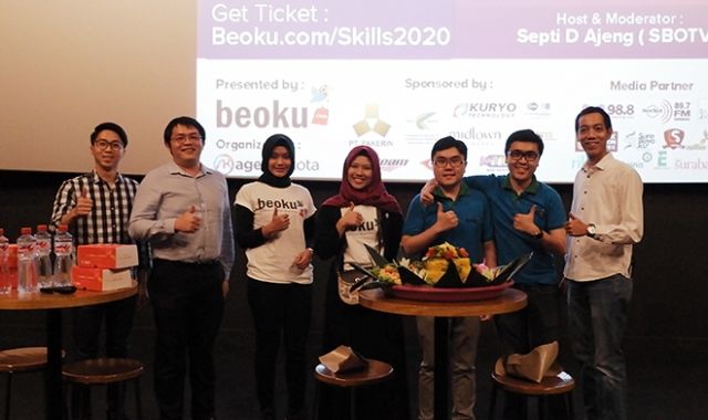 BeokuCom's tweet photo. “Masa muda hanya sekali. Kita sangat beruntung hidup di era yang sangat memungkinkan kita untuk berkarya, berkreasi, dan bereksplorasi. Peluang ada di mana-mana. The choice is yours,” - Yasa Singgih
Baca selengkapnya di: https://t.co/TliHBxEwVX

#beoku #digitalera #julajuli https://t.co/a5VTjK7rWj
