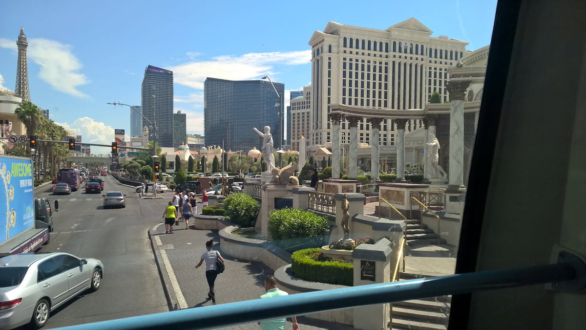 Intec_CZ's tweet photo. Intecs je na #inspire2018 v Las Vegas! Týden v poušti, inspirace, novinky, diskuze s partnery. A taky všudepřítomné vlezlé vedro, lepší zůstat v kasínu. https://t.co/Tt5Yx1GrNC