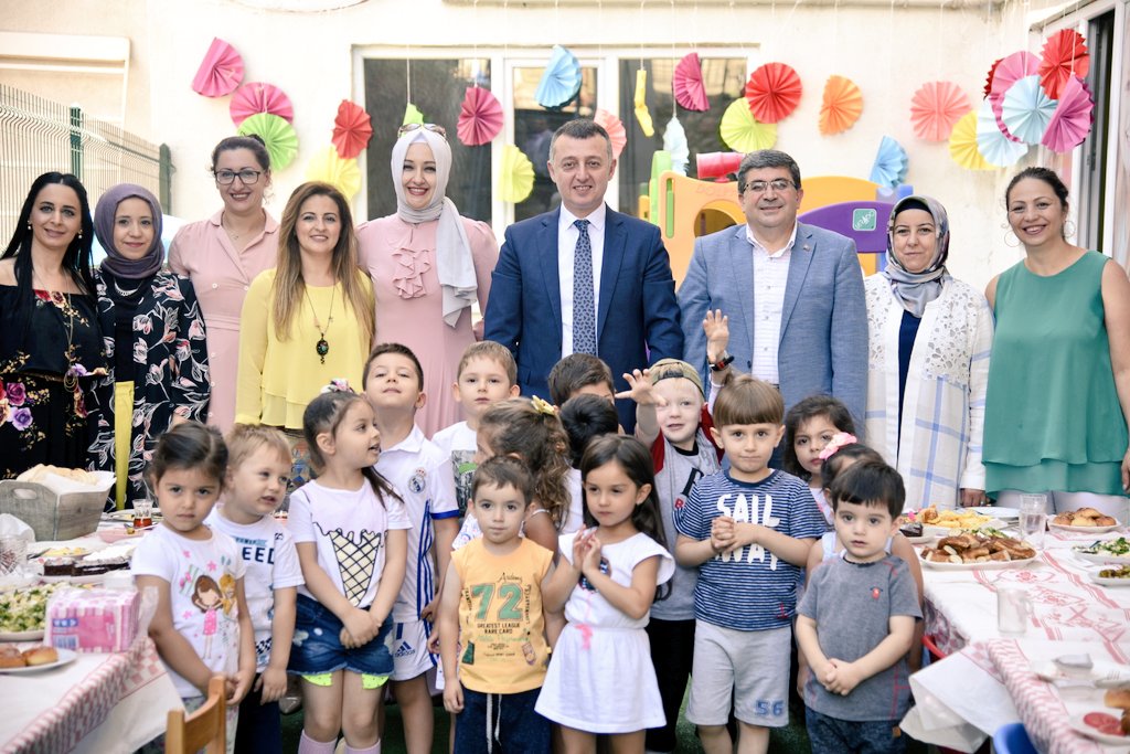 bilecikvaliligi's tweet photo. Mor Mavi Anaokulu öğrencileri  Vali amcaları ile kahvaltıda buluştular. https://t.co/Fv5YrjiGjy