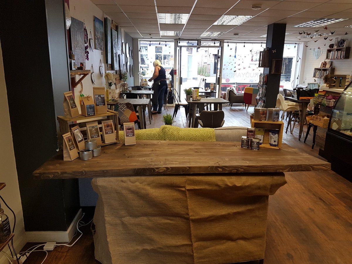 Pop in today and try some tea. At our new tea tasting station. Mmm. 😁 #beeston #ilovetea @LetsGoToBeeston @ng9online <a href="/FreshersNotts/">Nottingham Freshers</a> <a href="/tea/">Samovar Tea</a>