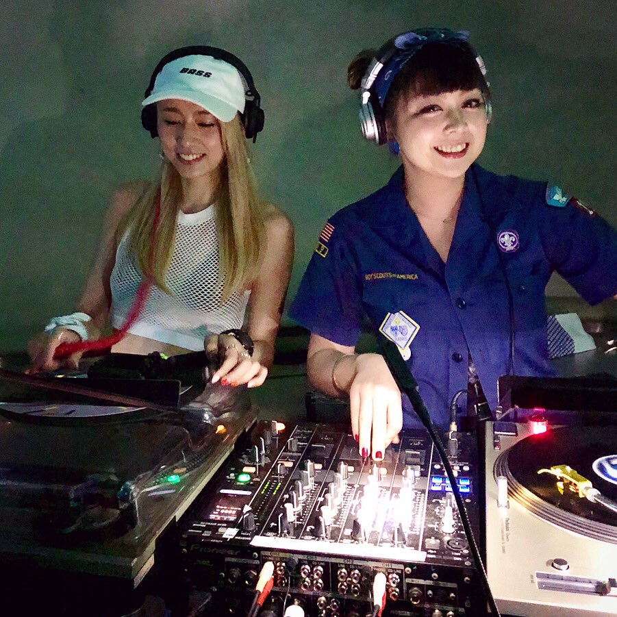 DJ_MIYU's tweet photo. DJ MIYU & yuitty 🎧👯♀️❣️
Next DiVANG TUNE >>> 09/17 at Lounge NEO🔊🔊🔊coming 🎶
#DJMIYU #yuitty #resident #smile #DJ #DnB #bass #drumnbass #dubstep #bassmusic #Tokyo #shibuya #LoungeNeo #DiVANGTUNE #MARTM https://t.co/Z5yrnlWpeJ