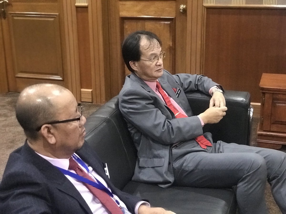 norehamohd's tweet photo. YBM @MOWorks Tuan @baru_bian  with YBM @kpkt_gov @zuraida_my at Kementerian Kerja Raya @HjAnuarTahir @ZohariAkob @saranidollah @RoslanMdTaha @zakhamid2 @chedetofficial @JKRMalaysia @LLMrasmi @CIDBMALAYSIA1 @zakhir69 @nyonyacyber https://t.co/sIsr9cXrYL