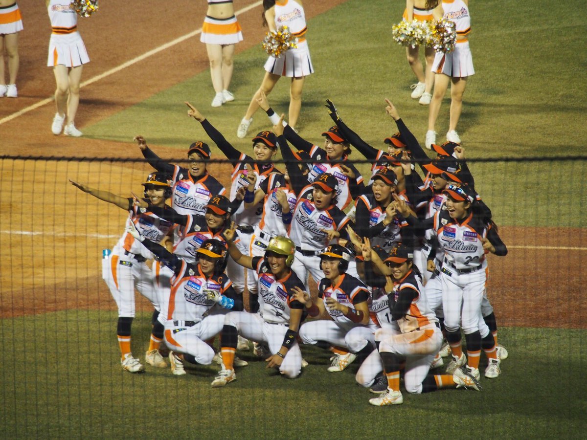 河野万里奈 Kawano Marina V Twitter 神宮球場 女子プロ野球撮影観戦ツアー By Baseballcrix におじゃましました 何より 埼玉アストライア 愛知ディオーネ 選手がた そして辻内監督 のプレーやファンサービス精神がとてもカッコよくて 熱がつまっていて 女子