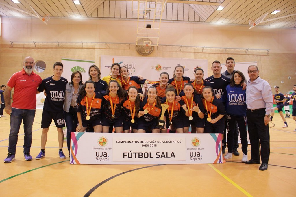 UAfutsafemenino's tweet photo. 🏆⚽Solo 3 días para que el equipo universitario de fútbol sala femenino de la @UA_Universidad salga hacia Coimbra (Portugal) donde tendrá lugar el Campeonato Europeo Universitario @eug2018 entre el 22 y 29 de Julio. 

Síguelo en:
🐦@UAfutsafemenino 
📺➡https://t.co/vsKcDBX4Wc https://t.co/iqc9qhbMim