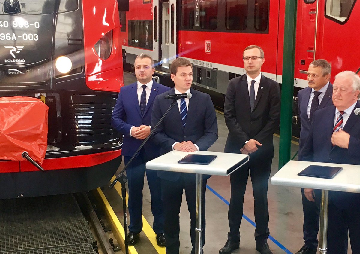 PFR_pl's tweet photo. Marcin Piasecki, wiceprezes PFR na temat inwestycji w PESA: "Okres dotychczasowej współpracy pozwolił nam poznać Pesę z każdej strony. Mamy przekonanie, że to porozumienie jest atrakcyjne dla obu stron." https://t.co/FYTMkFHcWt