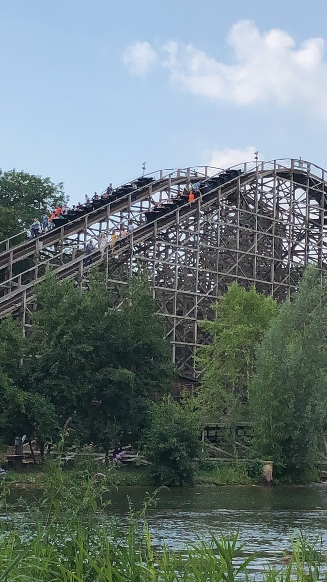 Efteling joris en de draak vast #efteling <a href="/Efteling/">Efteling</a> hopelijk nog een ritje mogelijk