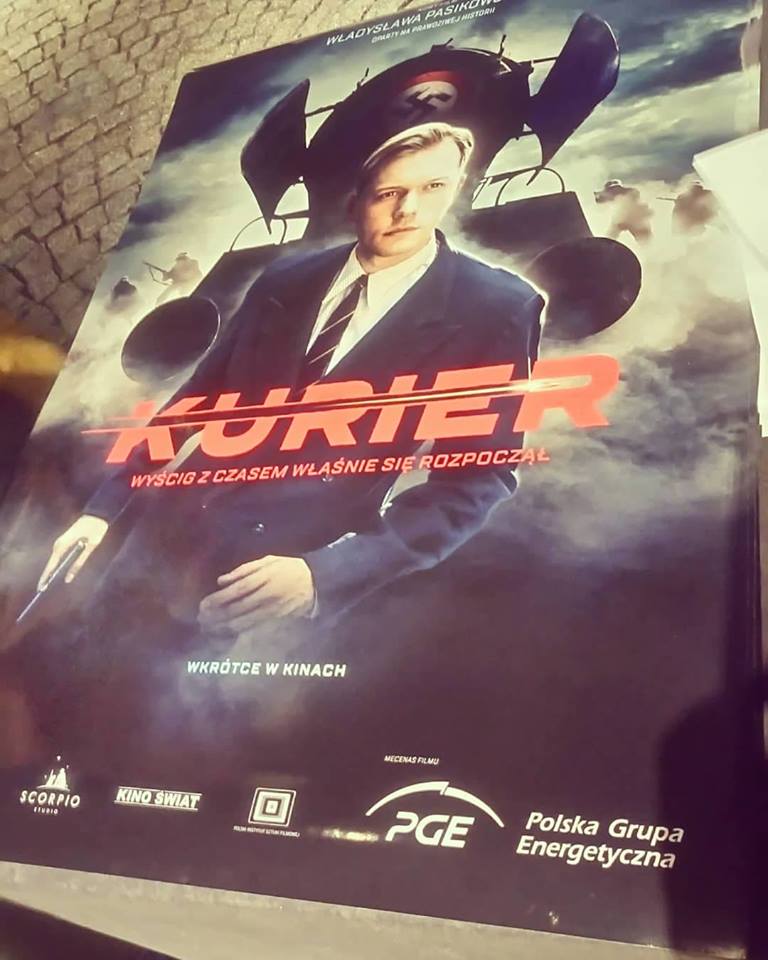 filmsfrompoland's tweet photo. #Kurier Władysława Pasikowskiego 🔥💙🌟🌹👏🌺🎬#prezentacja #plakat #aktorzy Philippe Tłokiński i Julie Engelbrecht #obsada #pasikowski #nowy #film #jannowakjeziorański #IIWS #polskiekino 🌹 🎥🌻🎬🌹🎥🌻🎬🌹🎥🌻🎬 https://t.co/AmLe0VwVFn