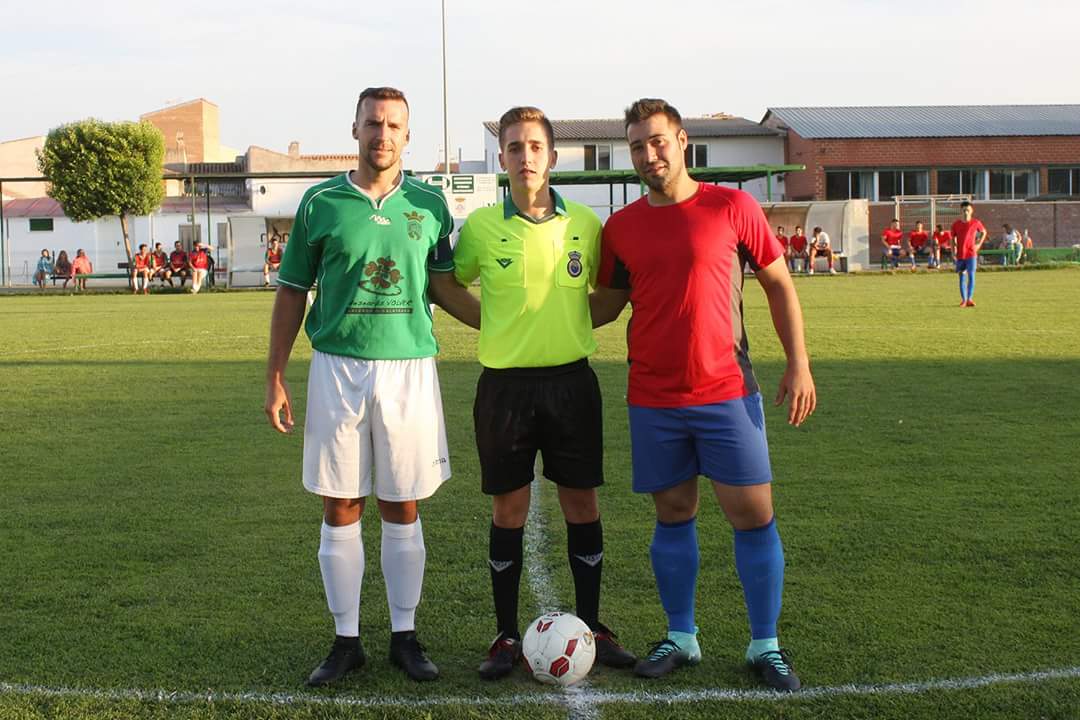 CBDCalzadacf's tweet photo. 📣📣📣 El @CBDCalzadacf  ya está trabajando para la próxima temporada!!! La primera renovación es la de nuestro Capitán Jesús Ramón Ruiz "jesurra" https://t.co/k3n5ncGUhX