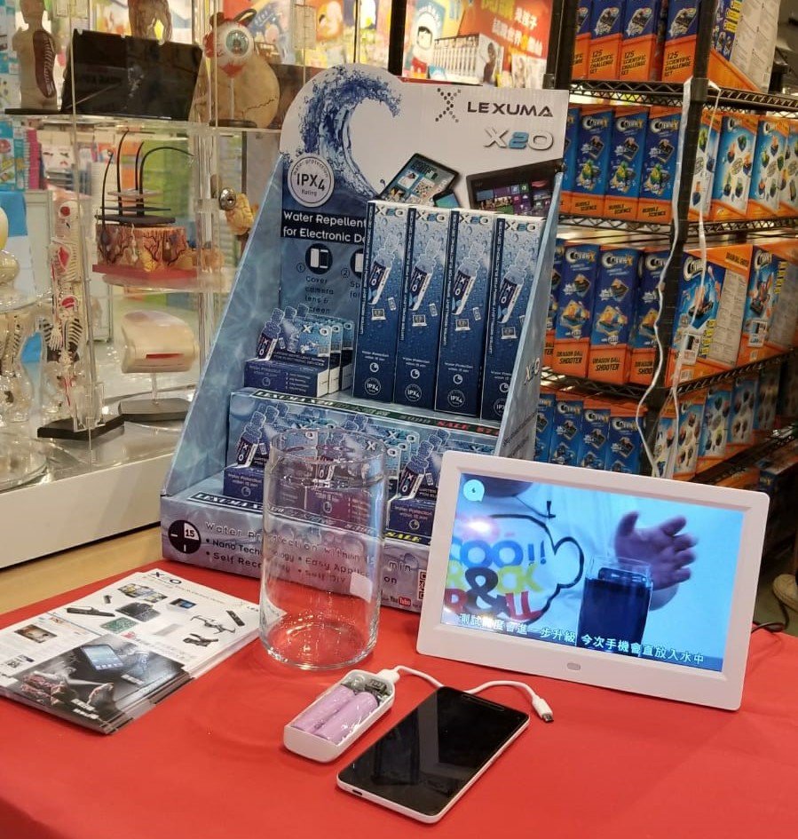 Lexuma_Official's tweet photo. Lexuma is so honored to be invited by Sun Ya Publications, a large book retail company in Hong Kong and have our X2O water repellent spray listed at Book Fair. Feel free to take a look from 18/7 to 24/7!
#sunyapublications #X2O #lexuma #2018HKbookfair #seeyou https://t.co/YJ18lk6zJk