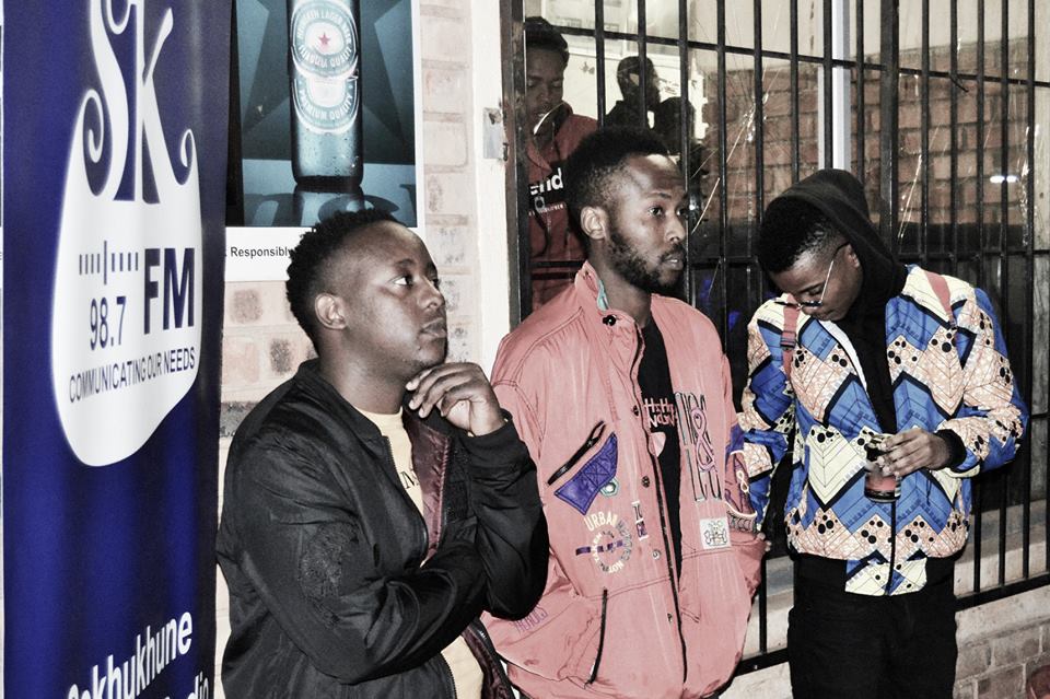Slabsta's tweet photo. S/O to @HipHopCaresSA for #HHC707July2018 #BattleGrounds #DefendYourHood #TeamBGF #Limpopo #Burgersfort #Praktiseer #DotComPubAndGrill😎🎤
📷#SihleBrightMazibuko https://t.co/bVpvp9O6xa