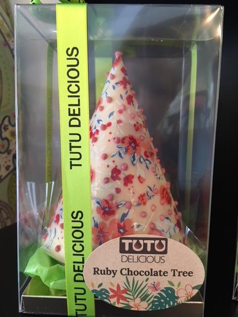 Creative use of our first batch of Ruby Chocolate and transfer sheets @Callebaut_UKIE @KeylinkLtd they taste pretty good too!