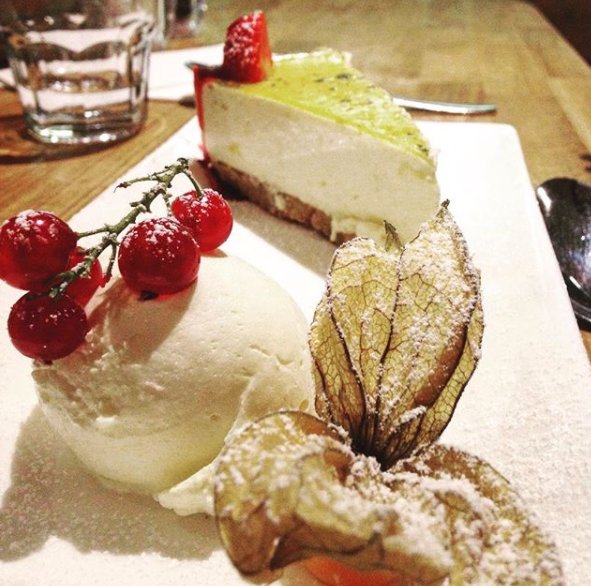 twenty2_D9's tweet photo. Cheese (cake) please!
Fresh #homemadedesserts and pastries every day. Add any #dessertandcoffee to the #RegularsMenu for €5!
#twenty2 #Dublin9
https://t.co/tTrmvYf6Qw https://t.co/Jq7Cgh7zze