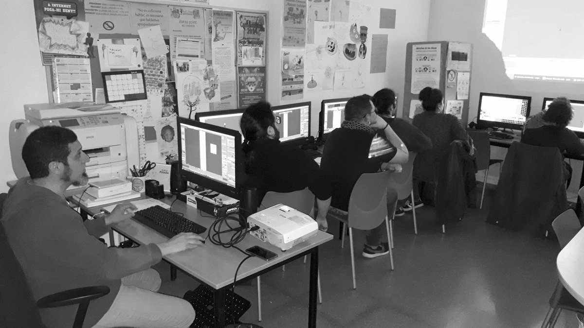 omniaespronceda's tweet photo. Tot va començar un matí fred i boig de gener...
Demà, explicarem com hem aconseguit crear un projecte que aglutini creació digital TIC, disseny 3D i recursos 2.0.
Esperem que us agradi!👾🤖📱💻📷🎨
@bufala_omnia #viuelsbarris #xarxaomnia #futuromnies #formacionsomnia #3domnia https://t.co/EMqrZyHq4G