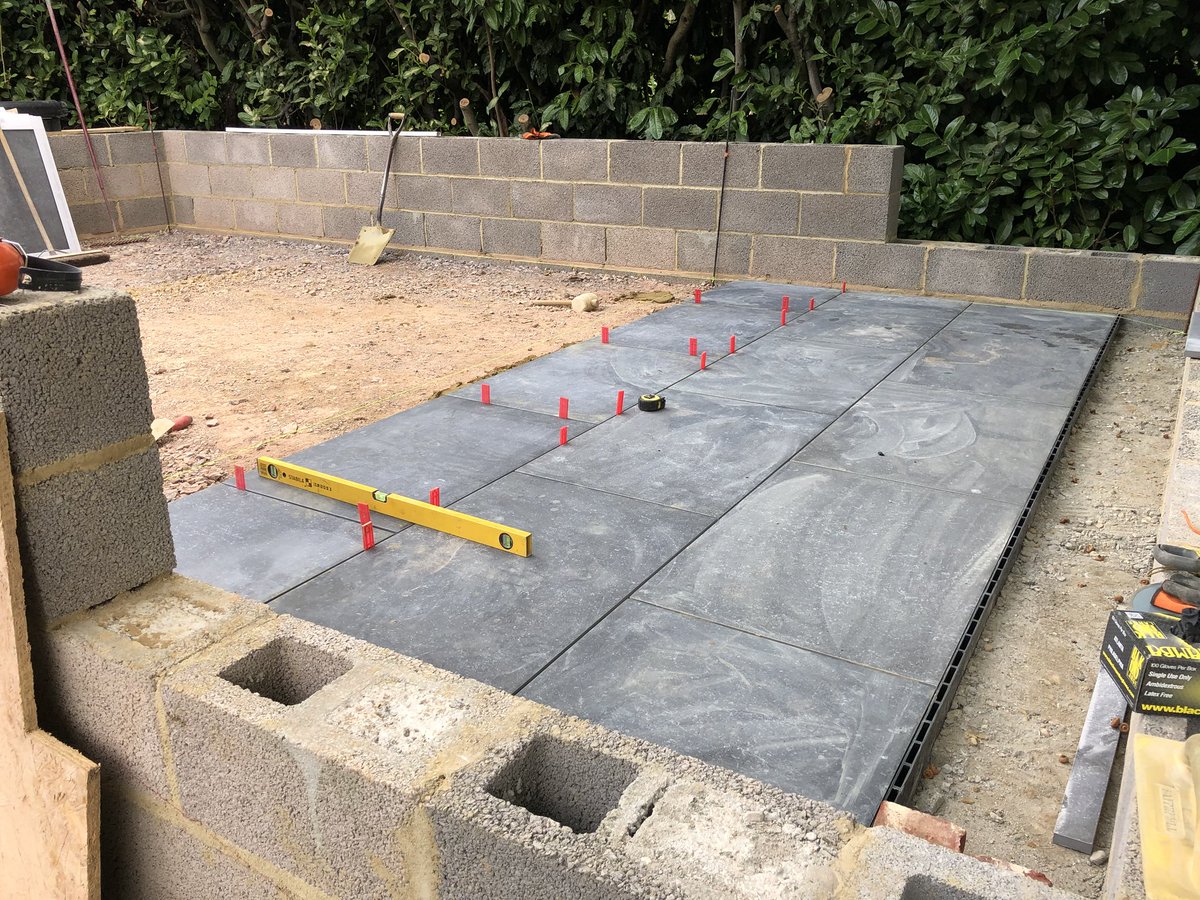 crgroundwork's tweet photo. In Romsey we’re laying Italian porcelain slabs on the new evening terrace. #colinrogersgroundwork #avizestructuralengineering #tealsgardeningservices #italianporcelain #eveningterrace https://t.co/ECXGvyQ3vm