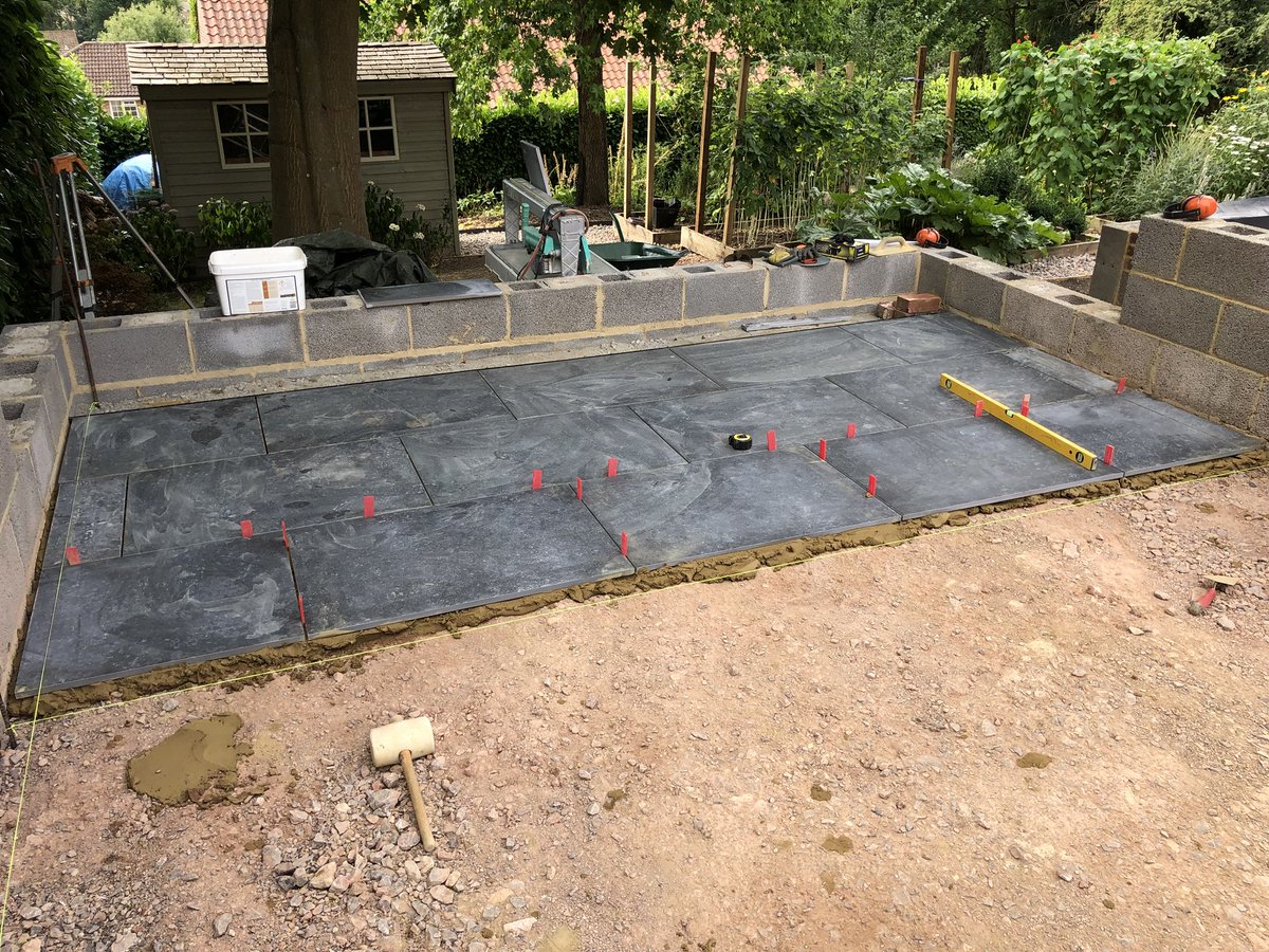 crgroundwork's tweet photo. In Romsey we’re laying Italian porcelain slabs on the new evening terrace. #colinrogersgroundwork #avizestructuralengineering #tealsgardeningservices #italianporcelain #eveningterrace https://t.co/ECXGvyQ3vm