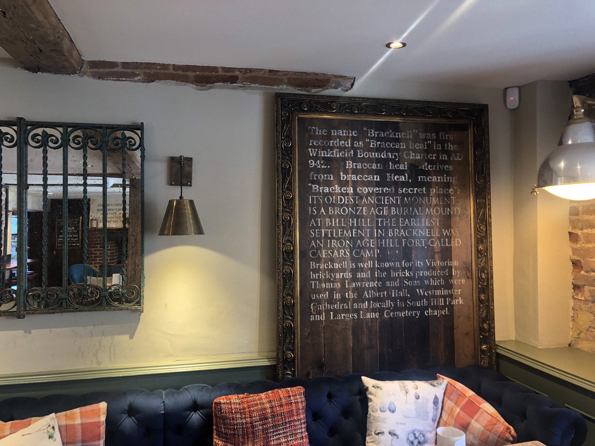 BullBracknell's tweet photo. A little fact for you, if you didn’t already know. We love this quirky corner of our lovely pub! #bullbracknell #thelexicon #bracknell #welovebracknell #berkshirepubs #quirky #interior https://t.co/TDtMKNORyl