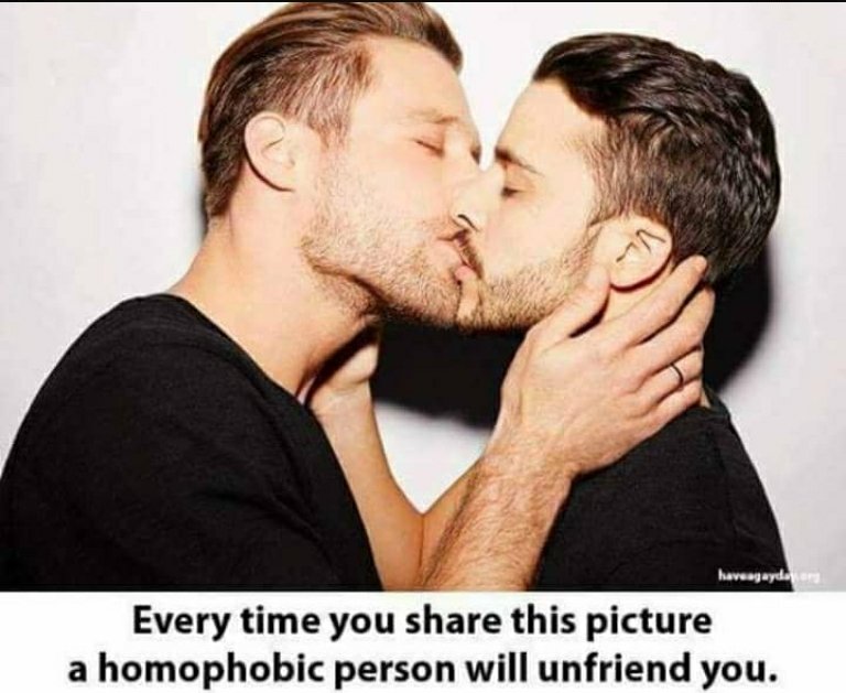 Dax_Gigandet's tweet photo. Everytime you share this picture a homophobic person will UNFOLLOW you

#LGBT #Equality #BornThisWay #NotHate #Love #LGBTQ #LoveIsLove #GayIsNotASin #StopTheHate https://t.co/T92FWzGSWd