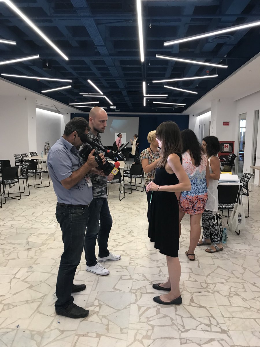 EUSocialInnov's tweet photo. Our #diogochallenge semi-finalists are already in the spotlight at the Social Innovation Academy 📹! Here some of them are giving their first TV interviews. Well done 🙌 https://t.co/3YuSbappKq