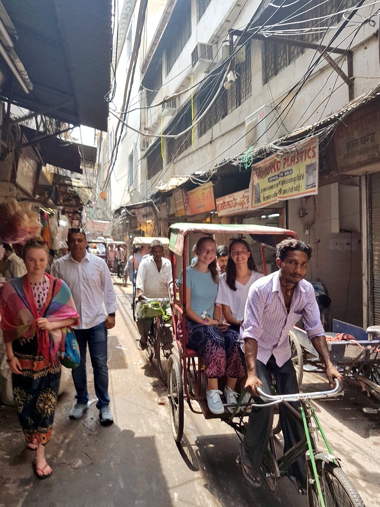 KHSSixth's tweet photo. 2/3 Rickshaw Riding #scarybutfun #Delhi #lovedit #IndiaTour2018 https://t.co/W67OyfSYix