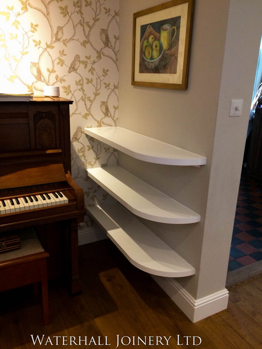 WaterhallJoin's tweet photo. Simple and effective curved shelves

#bespokeshelves #joineryhertfordshire #floatingshelves #bookshelves https://t.co/DQp0rOge3d