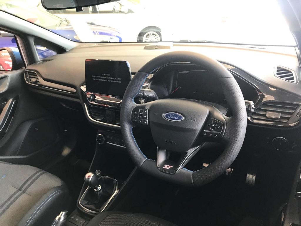 cars_pixels's tweet photo. 3 pot greatness. Meet the NEW @FordSouthAfrica Fiesta ST.
#FordFiesta #3XTheFun #CarsInPixels #VrrphaaTuesday https://t.co/UDy2uyRMgf