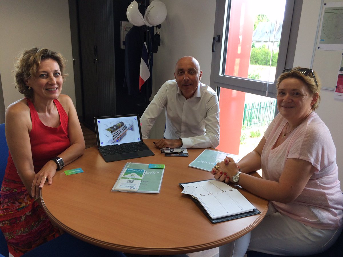 GuillaumeRueda's tweet photo. Accueil ce jour à l'agence #poleemploi #Vernon de Constance Caudron qui nous présente une solution pour les créateurs d'entreprise en recherche d'espace de travail.
#Cosywork des locaux pour venir travailler 1 heure, pour 1 jour, pour 1 mois, pour 1 an 7 jours/7 et 24 heures/24. https://t.co/U7ncqveXzM