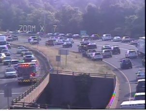 HannaMordoh's tweet photo. #TraffiAlert - Another #crash on I-84 EB near Exit 39A @NBCConnecticut #NBCCT https://t.co/PXvVcM6WYs