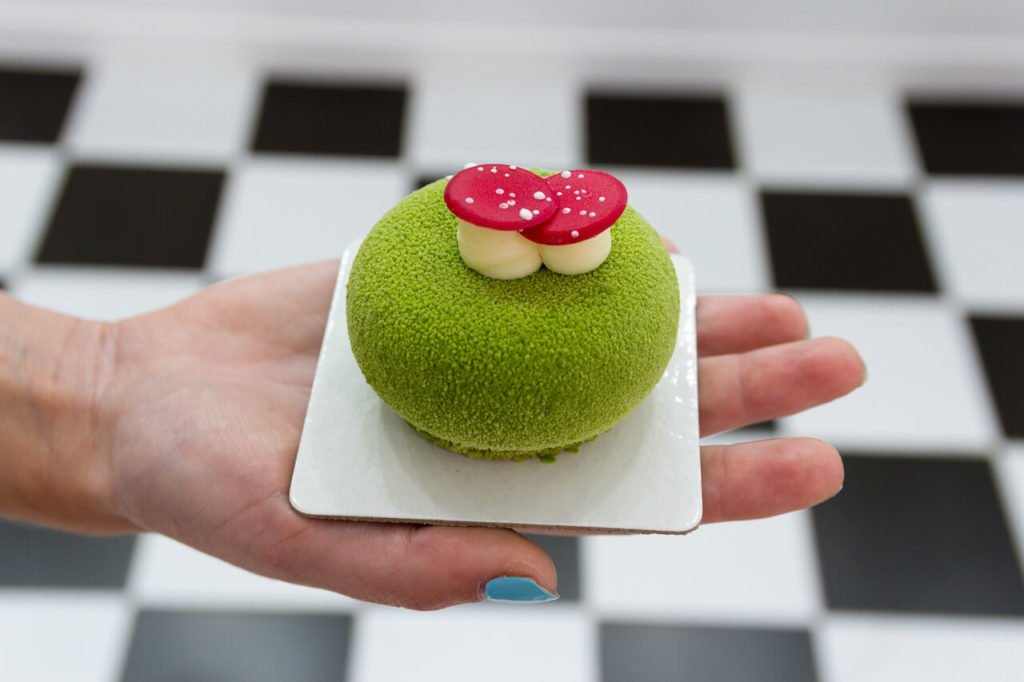 En el #BarrioDeLasLetras se esconde una pastelería con creaciones muy futuristas, y su nombre es #JavierRamosPastelería
lagranvida.madriddiferente.com/?p=9507