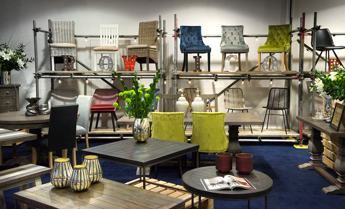 RowicoUKLimited's tweet photo. After a successful launch in Manchester yesterday, day two sees us continuing to enjoy showing our 'Art of Furniture' collections for ultra-living.
Tate in 2 modern finishes, Oxford with it's unique monochrome tops, Picasso and rattan expansions are all being positively received https://t.co/ruzLBGhPC7
