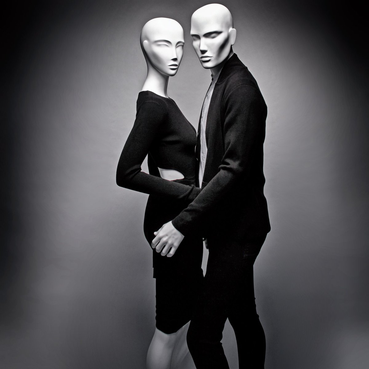 man dating mannequin
