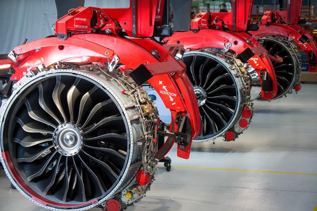 SAFRAN's tweet photo. Le #LEAP @CFM_engines ?
✈️ 1000 moteurs livrés
✈️ 385 avions en service
✈️ 1,5+ millions d'heures de vol
https://t.co/5qFSOrahoX @SafranEngines #FIA18 https://t.co/qf9ua47hUD