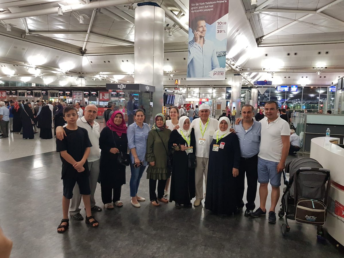 asilturizm's tweet photo. İlk 2018 Hac Kafilemizi Uğurladık
#Elhamdülillah #asiltur #kabe #tavaf #mekke #medine #ravza #hac2018 https://t.co/JfxctKHZC8