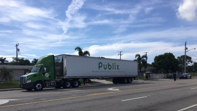Woman run over by Publix truck in South Florida dies bit.ly/2mr67yR?utm_so… https://t.co/sKyj7TlhsB