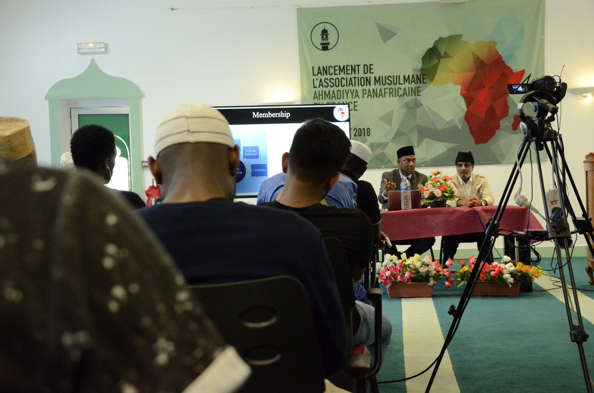 PAAMA_UK's tweet photo. #PAAMA_UK President Tommy Kallon talks the members through an 'Introduction to PAAMA' presentation at the inauguration of #PAAMA_France explaining the aims, objectives, mission statement of #PAAMA as well as its organisational structure and membership eligibility. https://t.co/OxjsIyqcPy