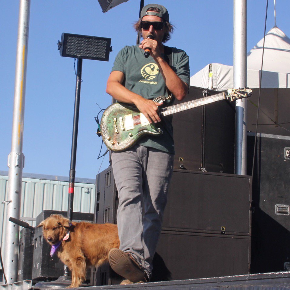DanceYFO's tweet photo. .@StickFigureDub at #mainestatepier in #portland for the #schoolsoutforsummer2018 tour @cocoathetourdog @IneffableMusic #stickfigure #stickfiguremusic #reggae #livemusic #cocoathetourdog #manandhisdog #concertphotography #danceyourfaceoff #dyfo @MaineStatePier https://t.co/VnjritkJqN