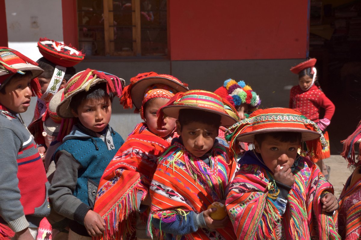 emil_lab's tweet photo. Primera jornada de revisiones optométricas en la comunidad rural de Huilloc (Perú) a unos 3500 metros de altitud. #Urubamba2018 https://t.co/kcdPJdOlp8