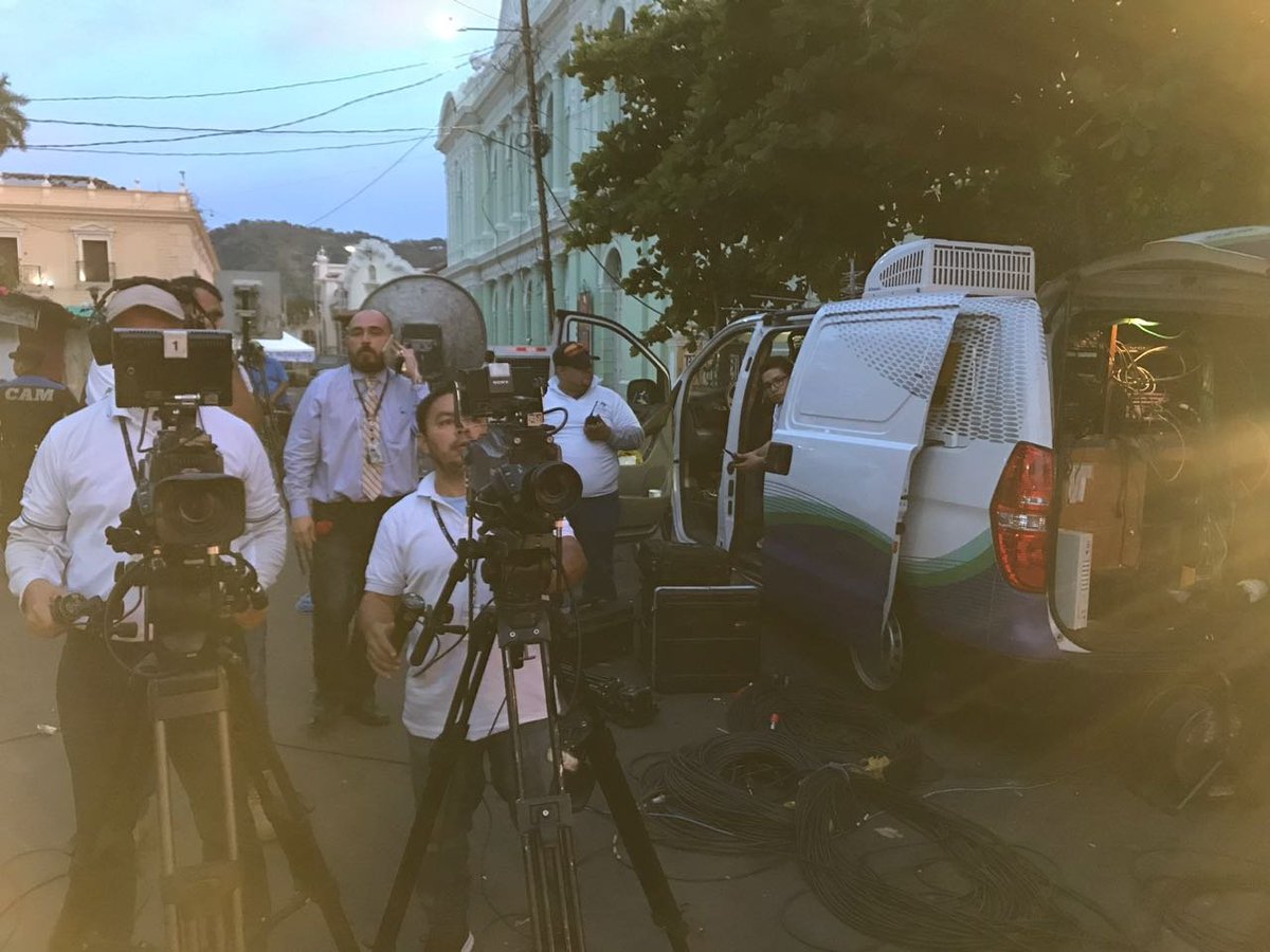 tcsnoticias's tweet photo. En vivo desde Santa Ana
#FiestasJulias2018
#VivaSantaAna
@MarisolDoratTCS
#EquipoTCS https://t.co/vx1vndtMaG