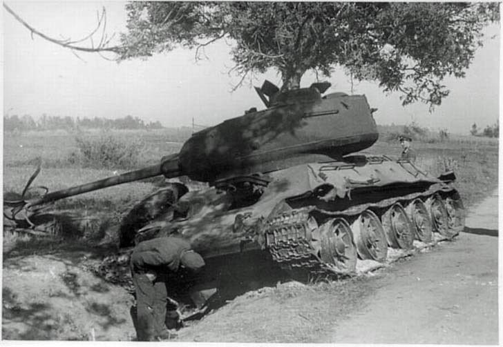 Manteuffel goes on ‘....the enemy’s losses in men/tanks were so great they lost desire to attack as long as Pz Gr Div GD was in position. I estimate their losses at c.350 tanks destroyed & 200 damaged.’ /30