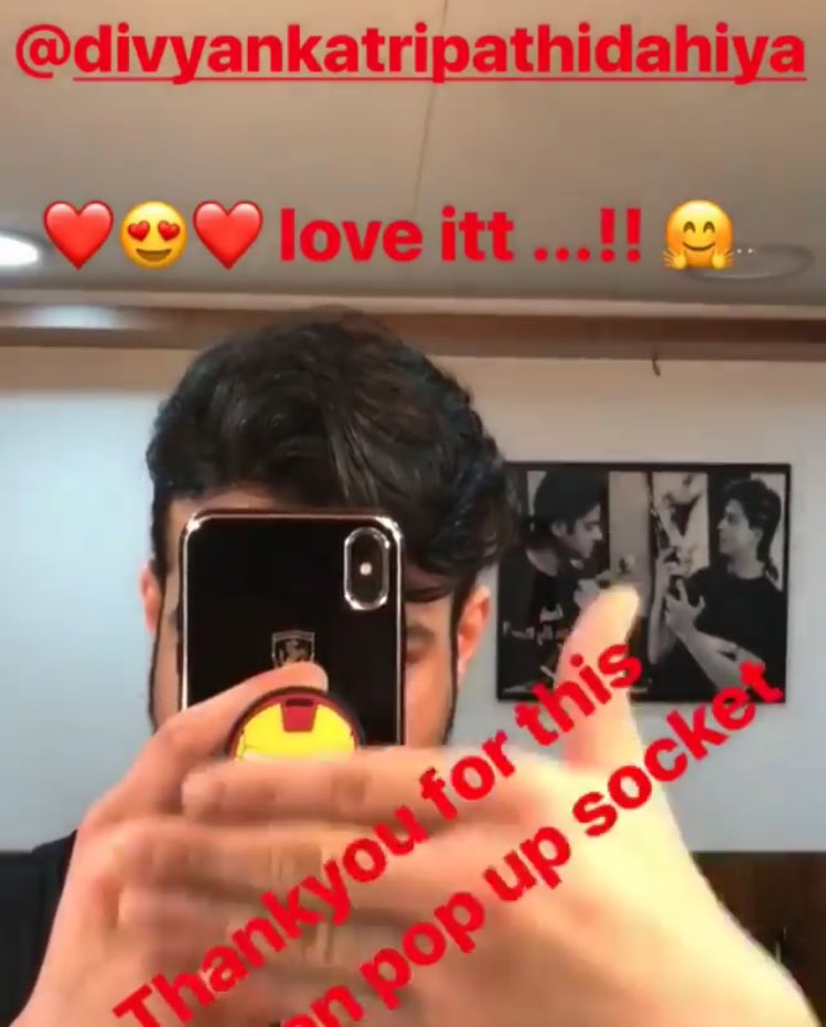 Vineeta00721904's tweet photo. OMG 
Awwww so cuteee DivAn ❤️❤️ 😍😍She got him that Iron Man popup socket! 😍♥️♥️♥️
surprise happy wala

#Divan #DivanMoment #DivyankaTripathi #KaranPatel #YHM #DivanSlay ❤️
@TheKaranPatel https://t.co/bTBu8zoc5l