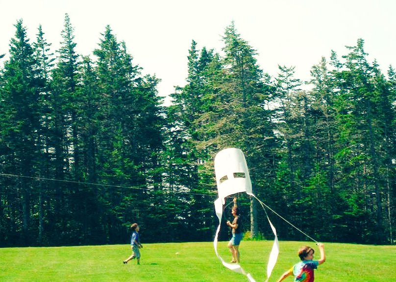 🎉 Hey Kids 🎉 Make a Paper Kite with us this Saturday! Celebrate Parks Day and 25 yrs of making Kites.....want details click the link ➡️parks.novascotia.ca/content/make-k…