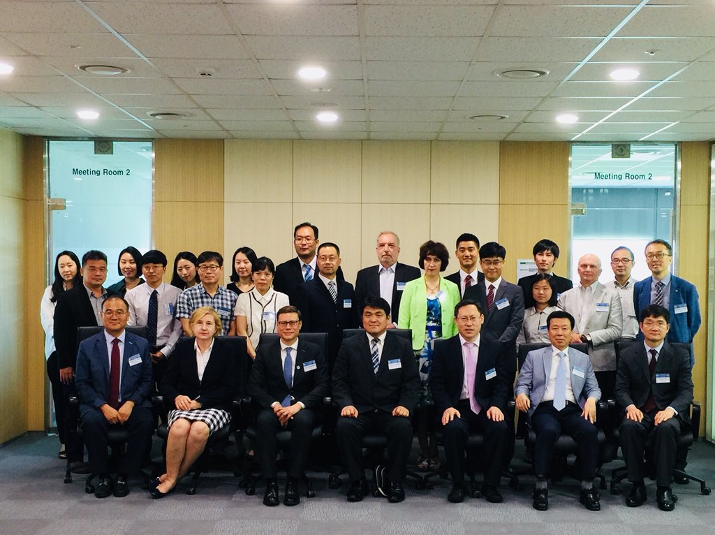 RoelHoenders's tweet photo. Pleased to be with 🇨🇳🇯🇵🇰🇷🇷🇺 and represent IMO at the Focal Points Meeting and Competent National Authorities Meeting of @UNEnvironment ‘s #NOWPAP Marine Environmental Emergency Preparedness and Response Regional Activity Centre (MERRAC) in Incheon https://t.co/v8U3b1imFe