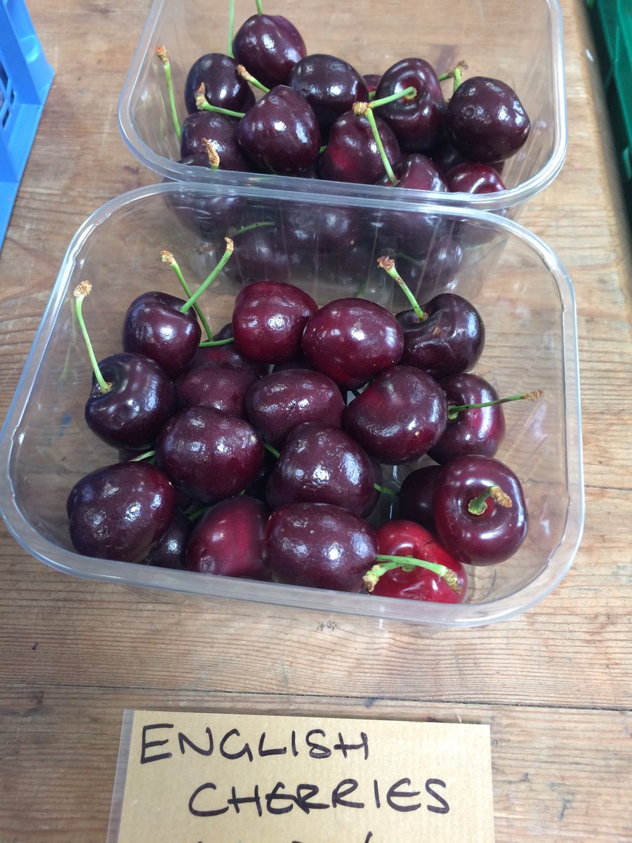 Bushelbox's tweet photo. Can't resist posting pictures of this #fruitylicious table full of local, seasonal fruits on sale in the #farmshop. Plums &amp; apricots grown right here, plus #locallygrown strawberries, gooseberries, currants, cherries &amp; don't forget the raspberries in the fridge  😎😍 #ShopLocal https://t.co/ffzaBg2VQa