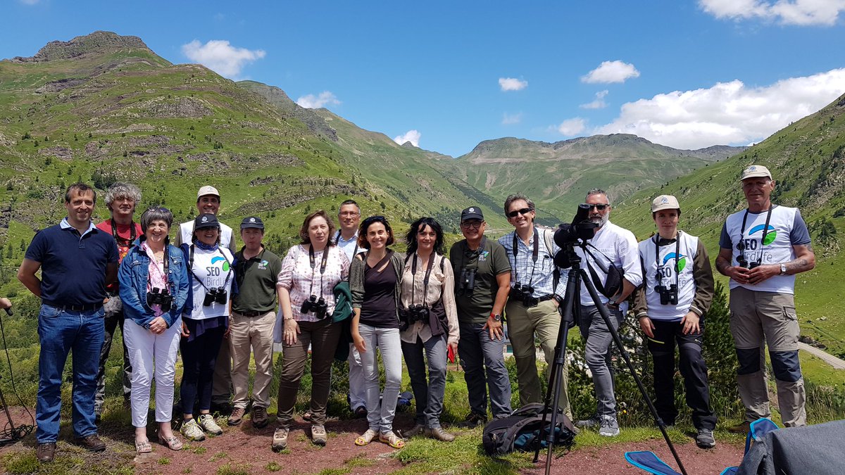 En el #Somport a 1.700 m los socios del <a href="/BirdingLindus/">Bird watching LINDUS</a>, con <a href="/gob_na/">Gobierno de Navarra</a> <a href="/SEO_BirdLife/">SEO/BirdLife</a> <a href="/LPOAk/">LPO Aquitaine</a> @GanNavarra y <a href="/auritz_burguete/">𝕽𝔦𝔫𝔠𝔬𝔫𝔢𝔰 𝔡𝔢𝔩 𝔓𝔦𝔯𝔦𝔫𝔢𝔬</a> con la #Migracion y #voluntariado