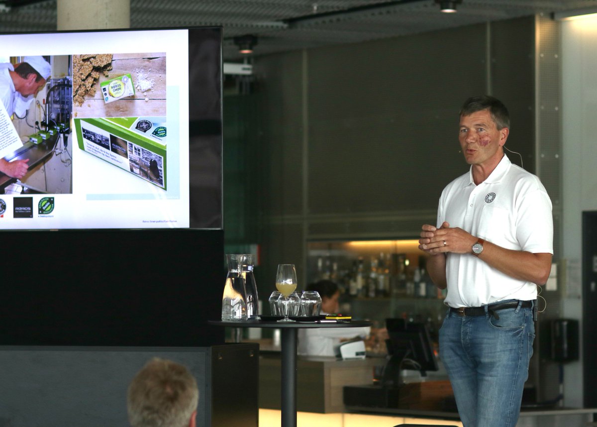 "Vi må være stolte av de norske råvarene. Vi lager produkter i verdensklasse!" Trond Vilhelm Lund fra <a href="/rrosmeieriet/">Rørosmeieriet AS</a> snakker så engasjert at folk klapper under #kokepunktet